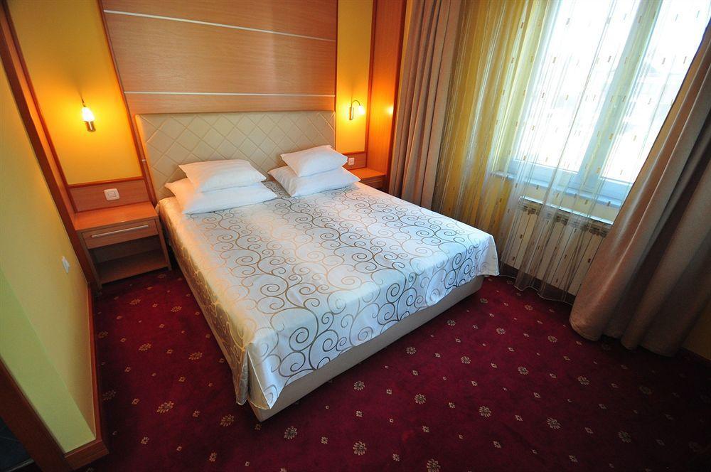 Hotel Cezar Баня-Лука Екстер'єр фото