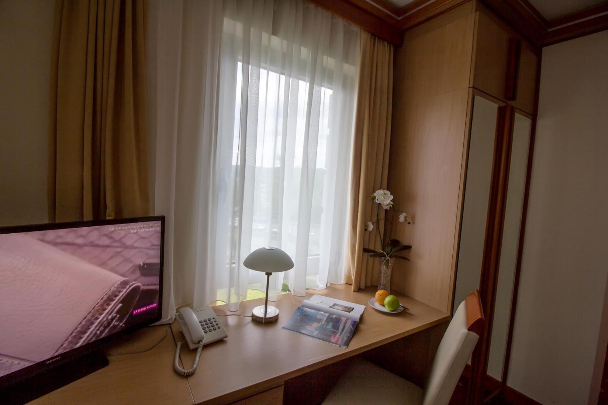 Hotel Cezar Баня-Лука Екстер'єр фото
