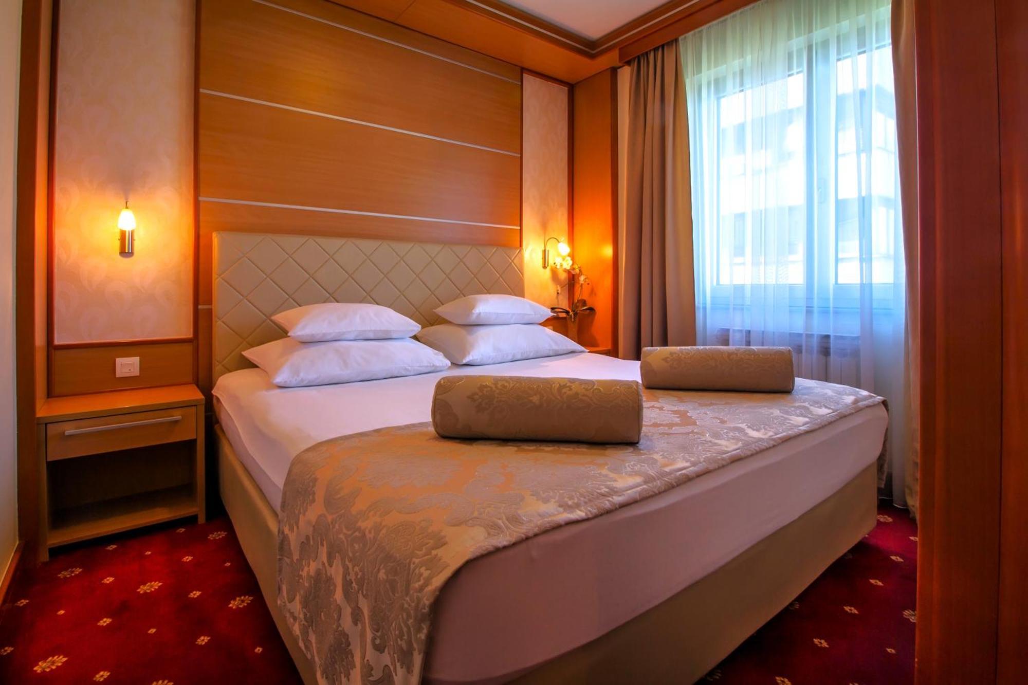 Hotel Cezar Баня-Лука Екстер'єр фото