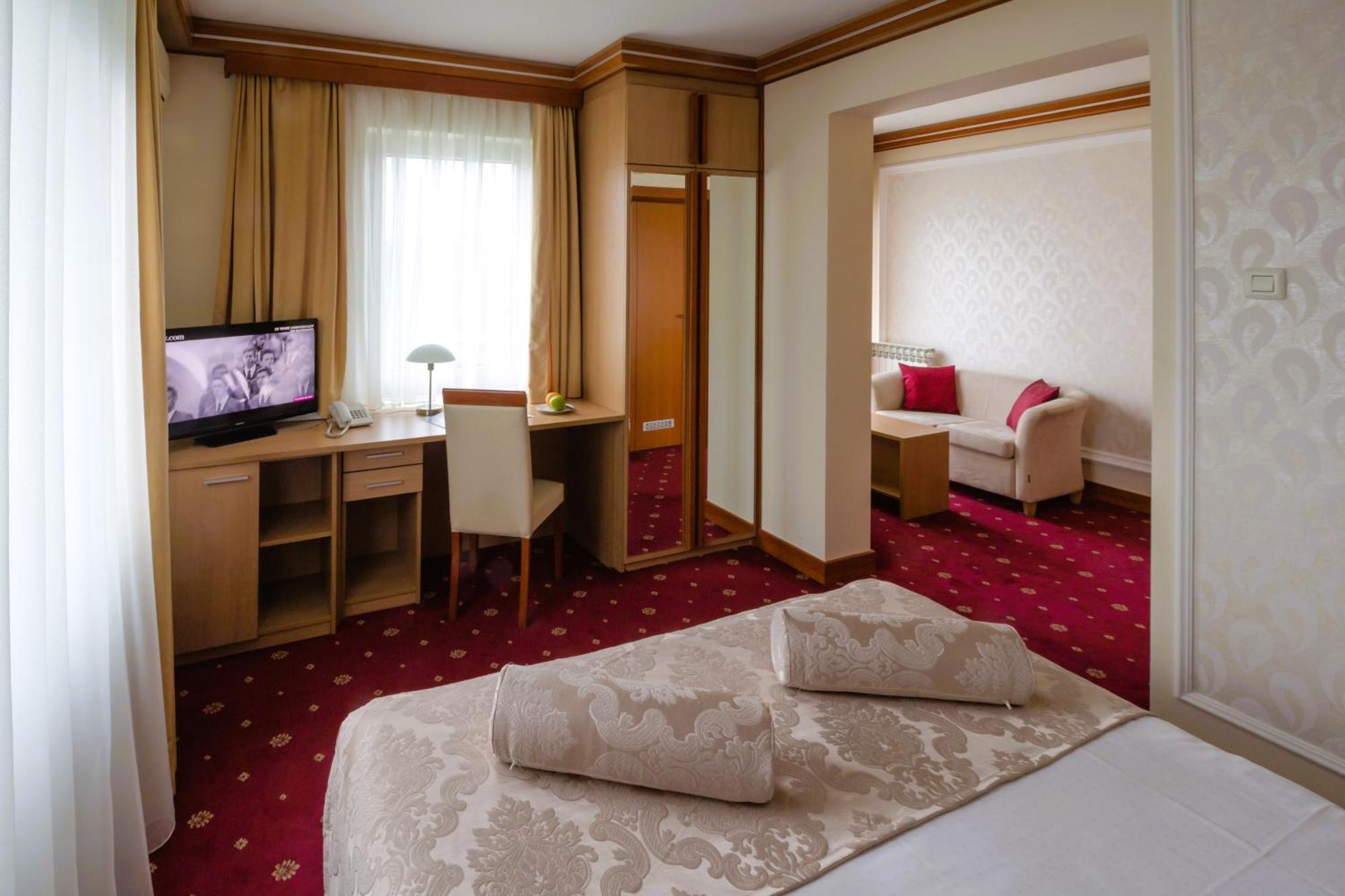 Hotel Cezar Баня-Лука Екстер'єр фото
